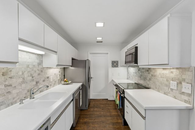 5990 Lindenshire Lane 110, Dallas, TX 75230