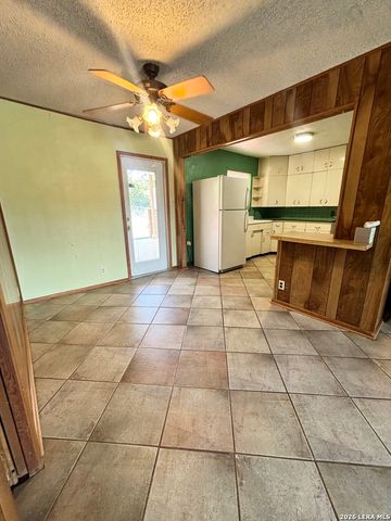 451 Pilgrim Dr, San Antonio, TX 78213
