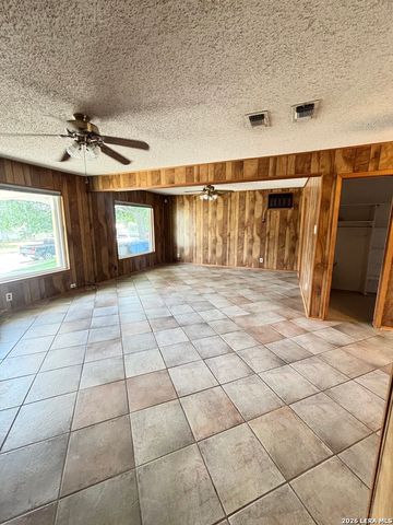 451 Pilgrim Dr, San Antonio, TX 78213