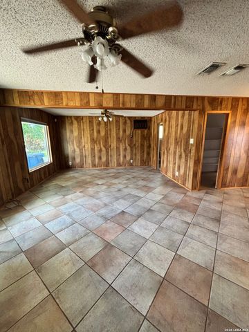451 Pilgrim Dr, San Antonio, TX 78213