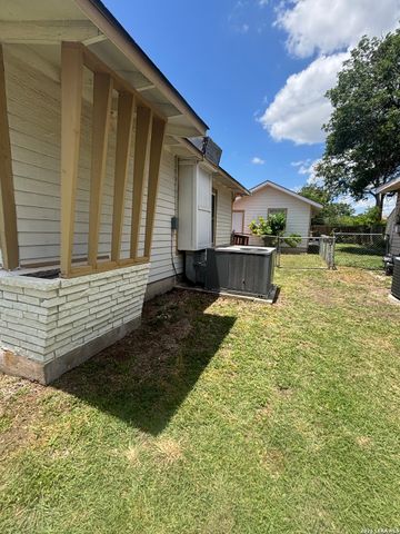 451 Pilgrim Dr, San Antonio, TX 78213