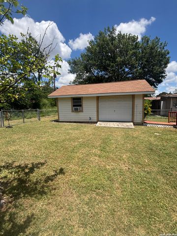 451 Pilgrim Dr, San Antonio, TX 78213