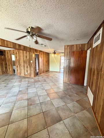451 Pilgrim Dr, San Antonio, TX 78213