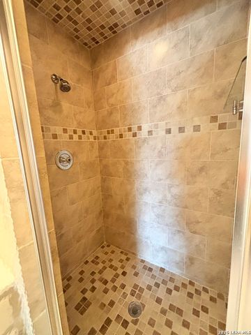 451 Pilgrim Dr, San Antonio, TX 78213