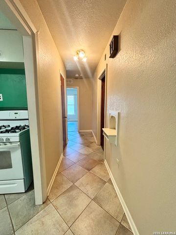 451 Pilgrim Dr, San Antonio, TX 78213