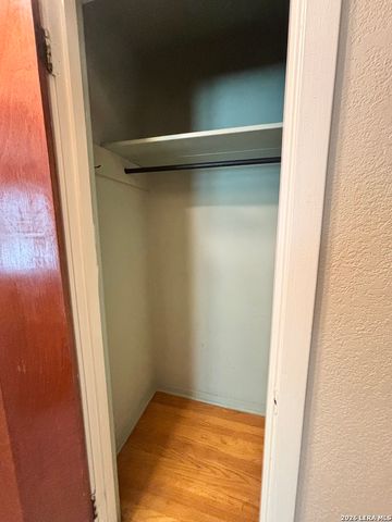 451 Pilgrim Dr, San Antonio, TX 78213