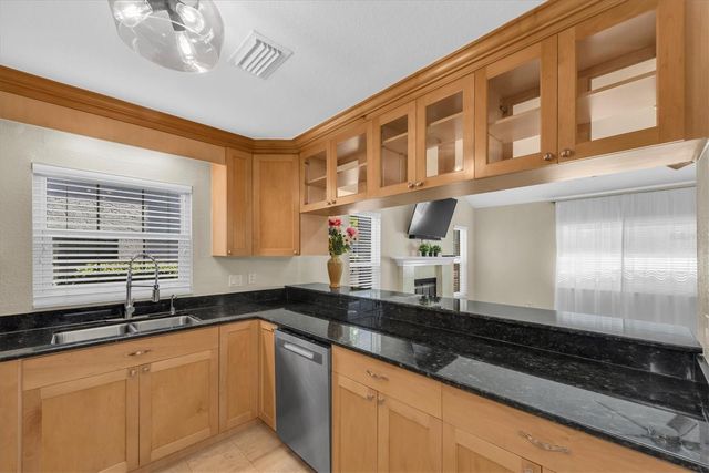 5757 CALAIS BOULEVARD N 2, St Petersburg, FL 33714