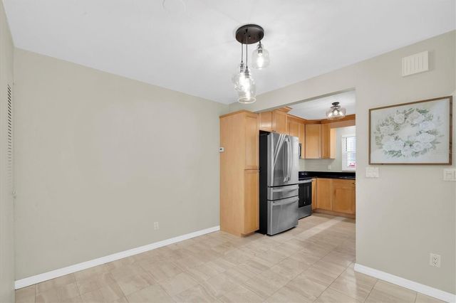 5757 CALAIS BOULEVARD N 2, St Petersburg, FL 33714