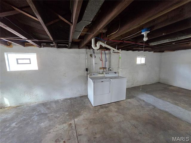 3237 Marshall Avenue, St John, MO 63114