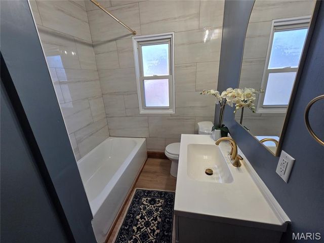 3237 Marshall Avenue, St John, MO 63114