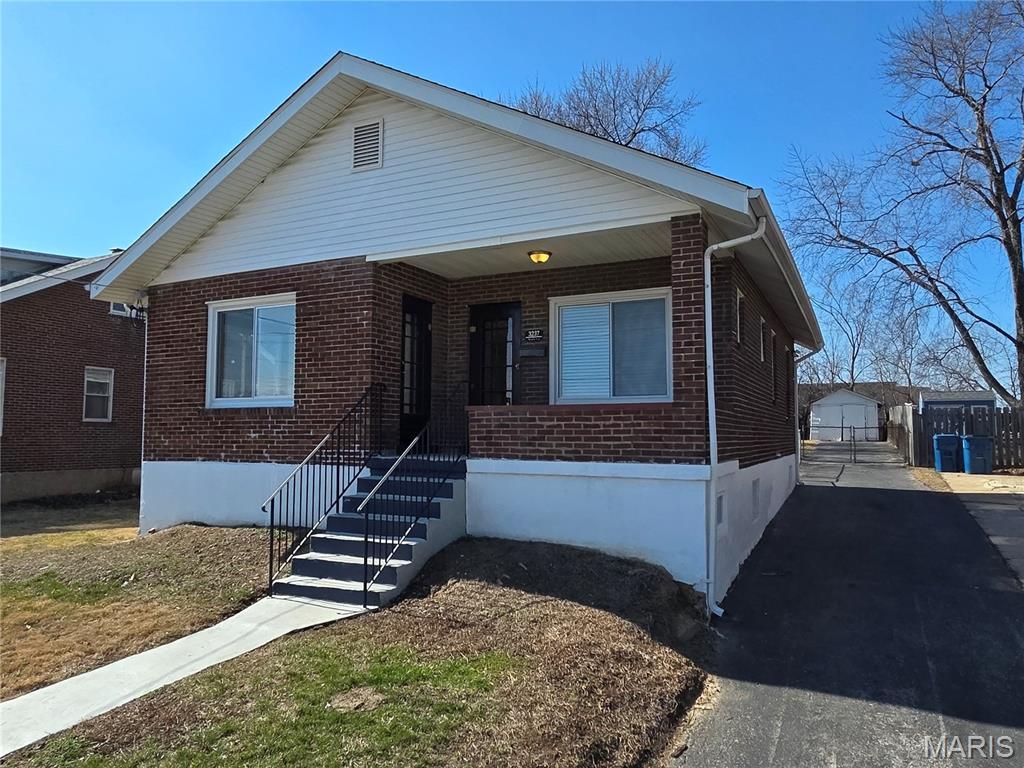 3237 Marshall Avenue, St John, MO 63114