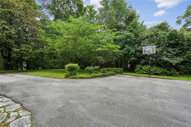 3648 Kingsboro Road NE, Atlanta, GA 30319