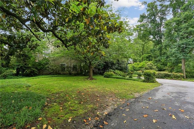 3648 Kingsboro Road NE, Atlanta, GA 30319