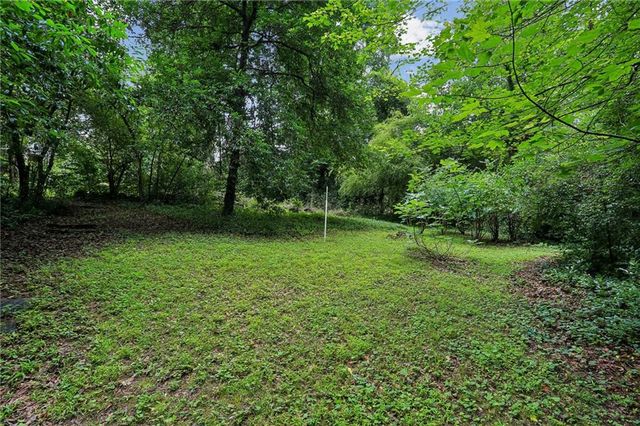 3648 Kingsboro Road NE, Atlanta, GA 30319