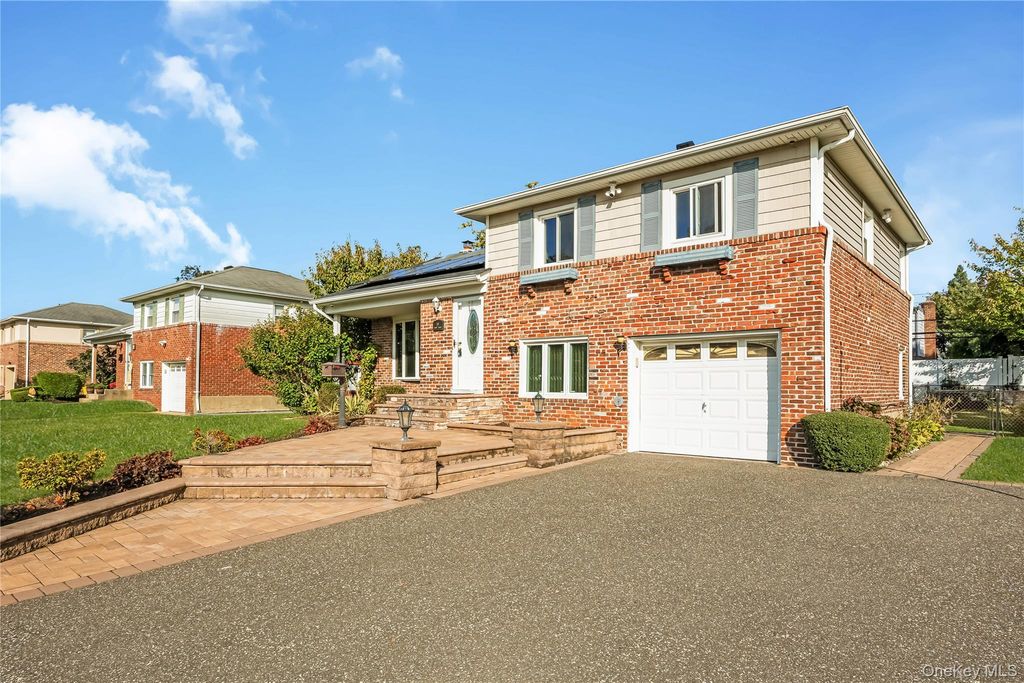 19 Grant Street, Farmingdale, NY 11735 — photo 3