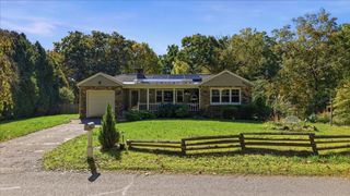131 Henry St, Uxbridge, MA 01569