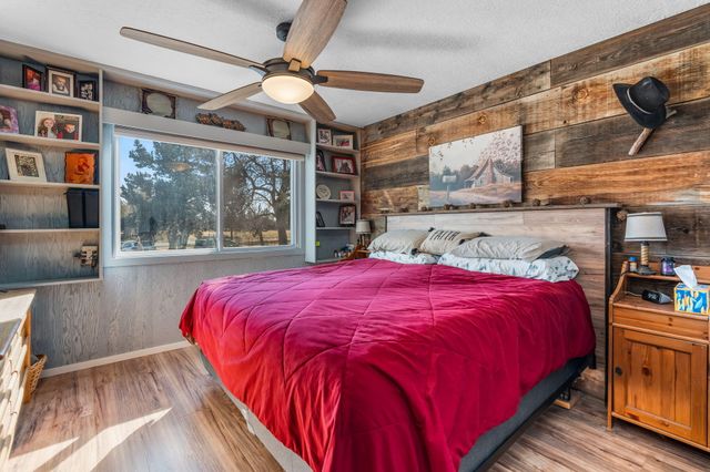 481 SW Helmholtz Way, Redmond, OR 97756