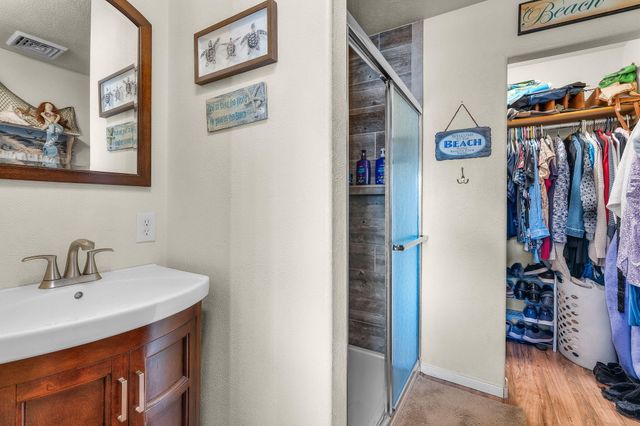 481 SW Helmholtz Way, Redmond, OR 97756