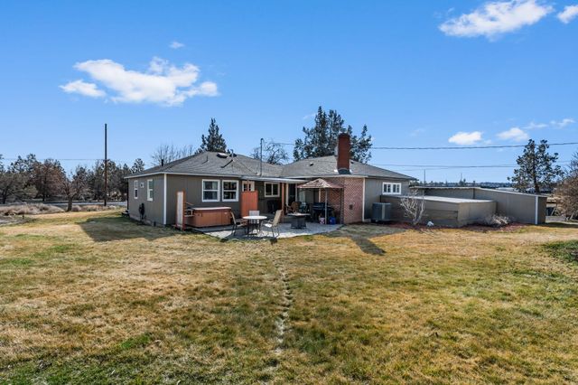 481 SW Helmholtz Way, Redmond, OR 97756