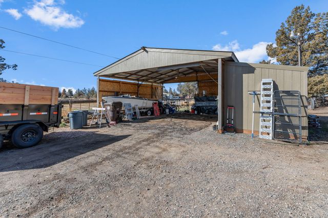 481 SW Helmholtz Way, Redmond, OR 97756