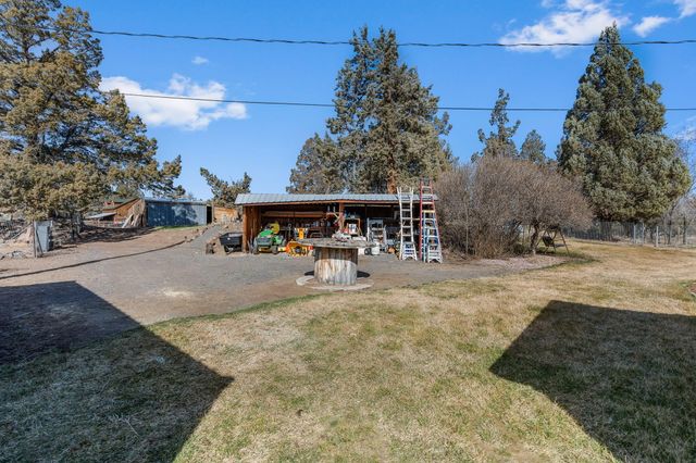 481 SW Helmholtz Way, Redmond, OR 97756