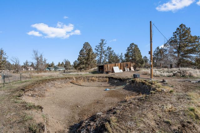 481 SW Helmholtz Way, Redmond, OR 97756