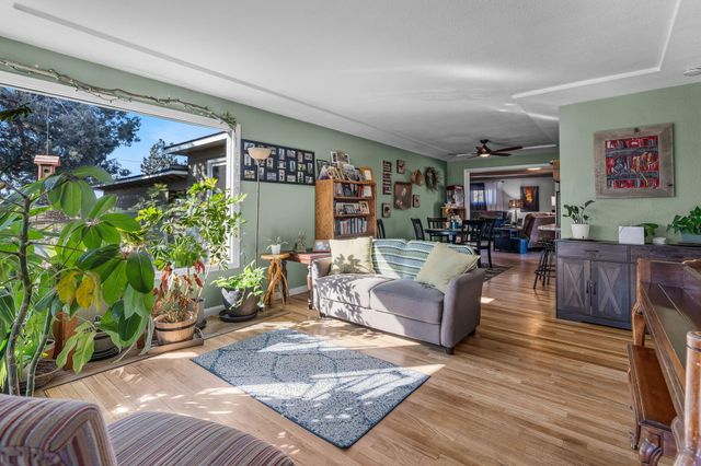 481 SW Helmholtz Way, Redmond, OR 97756