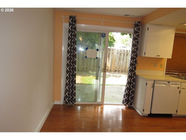 11995 Se HOLGATE Blvd, Portland, OR 97266