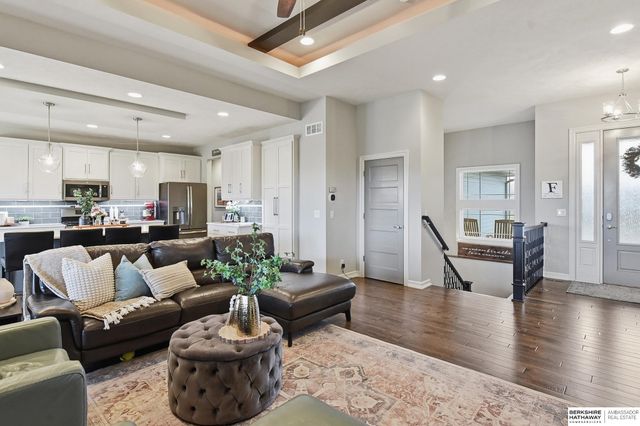 18859 Patrick Avenue, Elkhorn, NE 68022