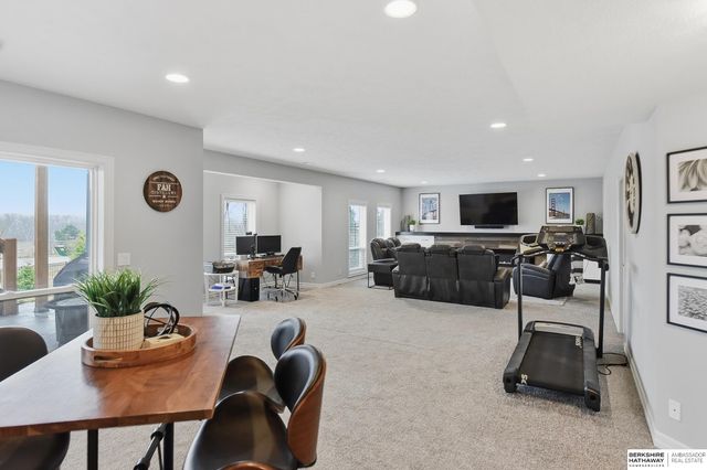 18859 Patrick Avenue, Elkhorn, NE 68022