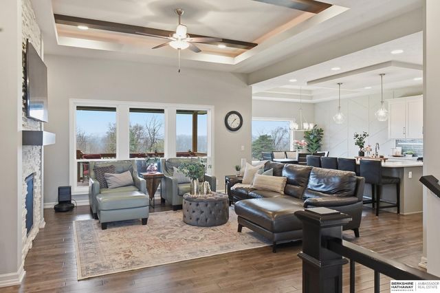 18859 Patrick Avenue, Elkhorn, NE 68022