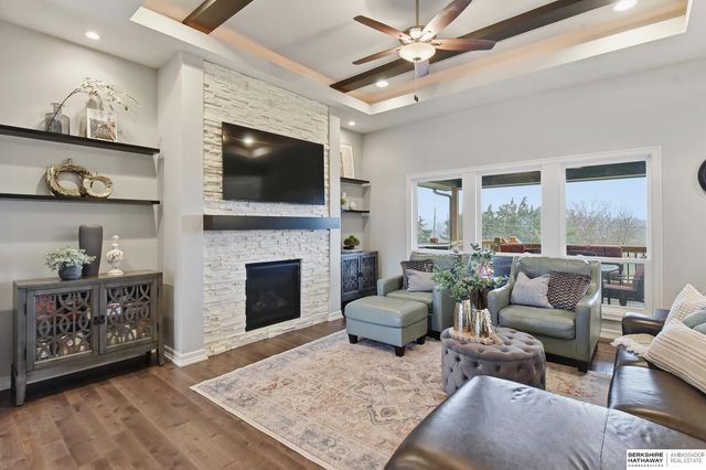 18859 Patrick Avenue, Elkhorn, NE 68022