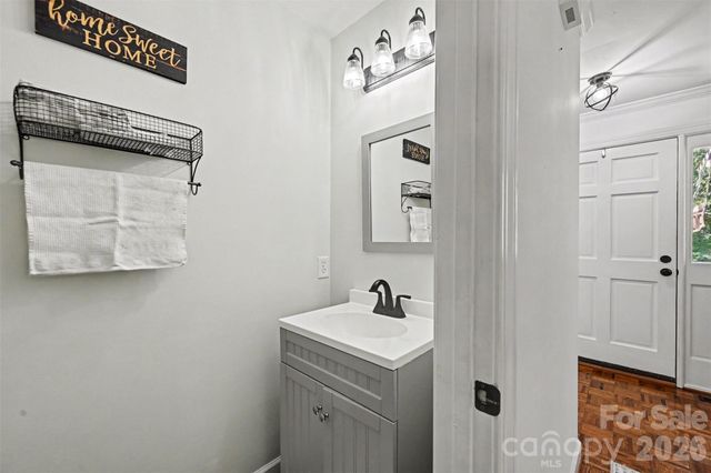 1613 Dennbriar Drive NW, Concord, NC 28027