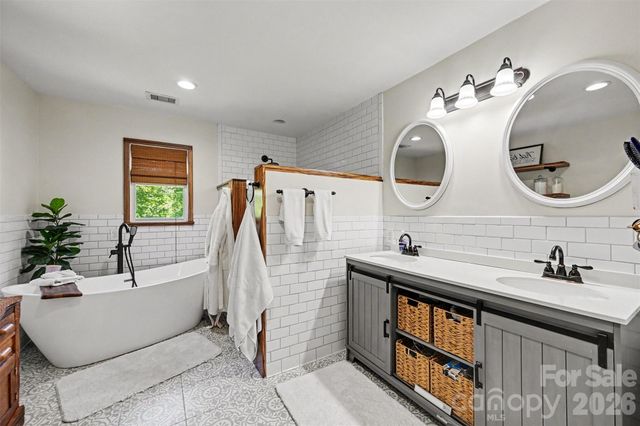 1613 Dennbriar Drive NW, Concord, NC 28027