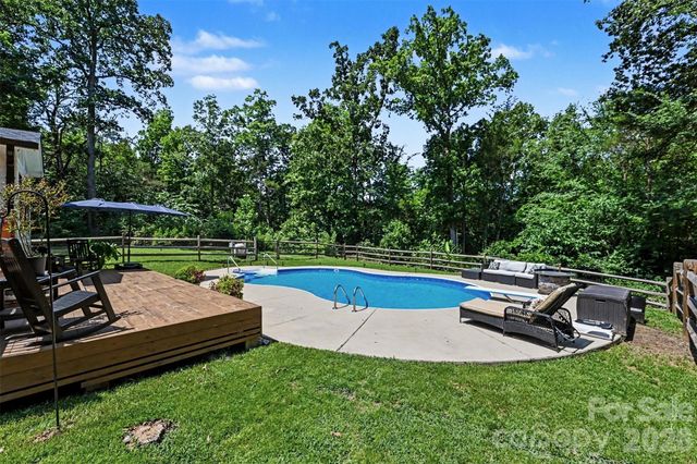 1613 Dennbriar Drive NW, Concord, NC 28027
