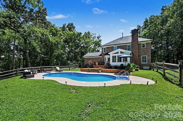 1613 Dennbriar Drive NW, Concord, NC 28027