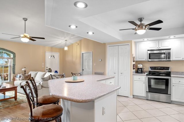 109 Lakefront Court NE, Lake Placid, FL 33852