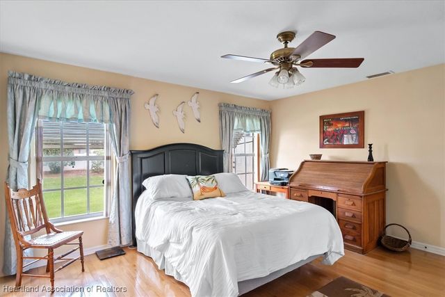 109 Lakefront Court NE, Lake Placid, FL 33852