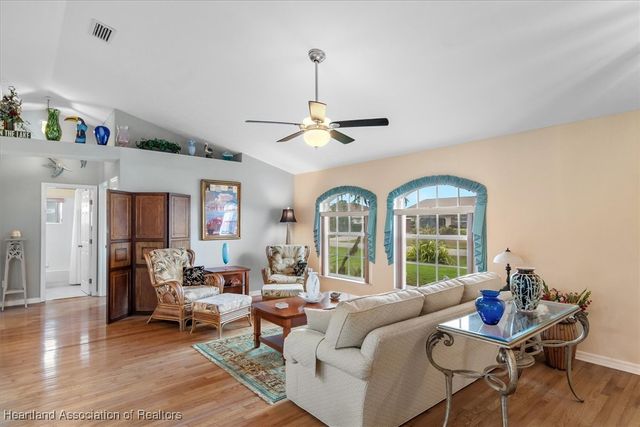 109 Lakefront Court NE, Lake Placid, FL 33852