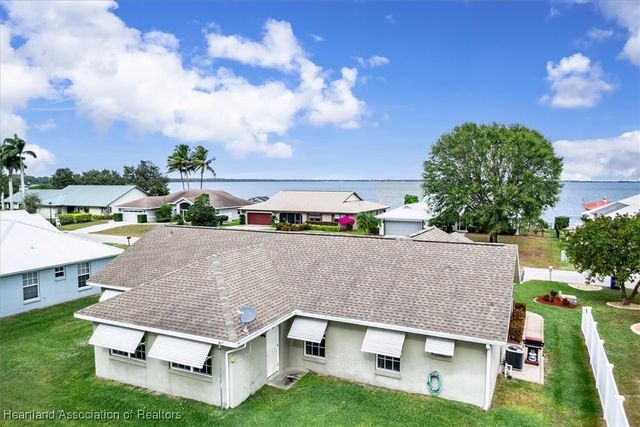 109 Lakefront Court NE, Lake Placid, FL 33852