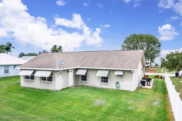 109 Lakefront Court NE, Lake Placid, FL 33852