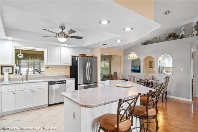 109 Lakefront Court NE, Lake Placid, FL 33852