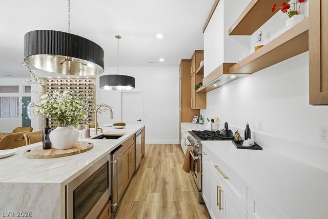 2621 Hanging Rock Drive, Las Vegas, NV 89134