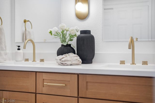 2621 Hanging Rock Drive, Las Vegas, NV 89134