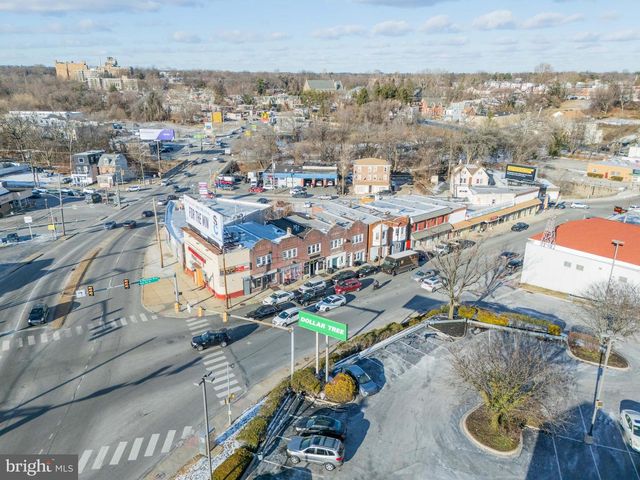 27 CHESTER PIKE, Darby, PA 19023