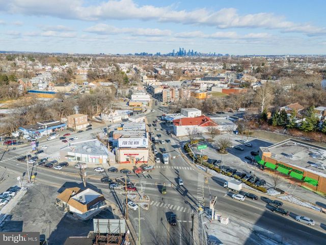 27 CHESTER PIKE, Darby, PA 19023