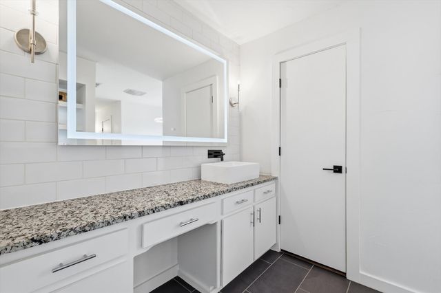 5068 Lake View Circle, North Richland Hills, TX 76180