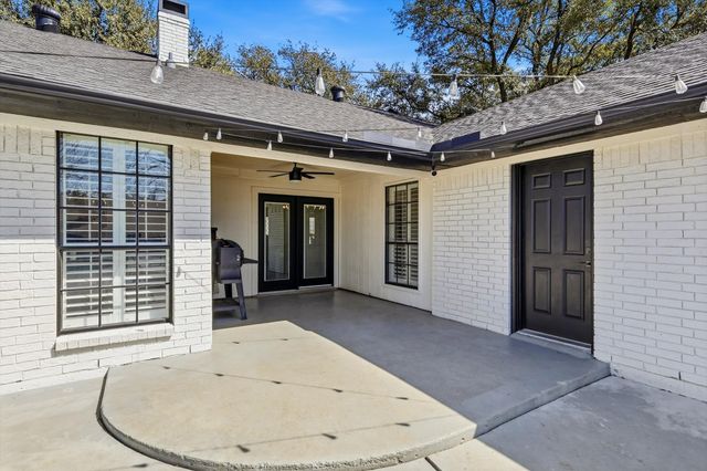 5068 Lake View Circle, North Richland Hills, TX 76180