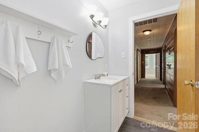 226 Vance Avenue, Black Mountain, NC 28711