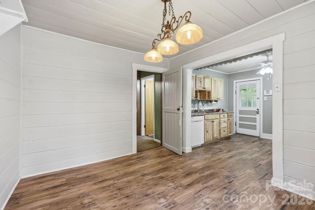 226 Vance Avenue, Black Mountain, NC 28711